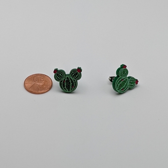Mickey Mouse cactus green glitter acrylic stud earrings - Picture 4 of 6